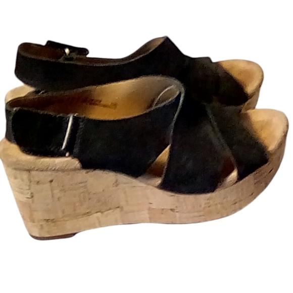 - CLARKS | Artisan Black Leather platform wedge cork sandals women’s 6.5W - Picture 2 of 5
